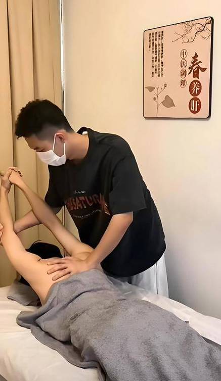 色男人天堂久久的相关介绍