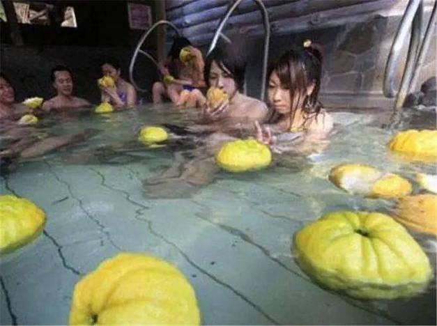 人妻少妇综合在线的相关介绍