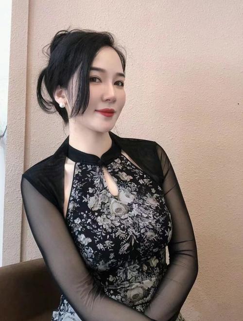 亚洲熟女少妇一区二区三区四区高清精品视频合集，熟女魅力与少妇风情尽在掌握