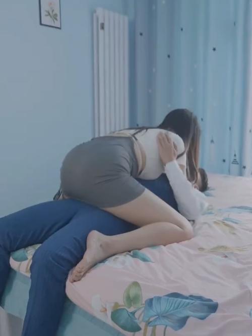 18岁女孩左胸部有硬块的相关介绍