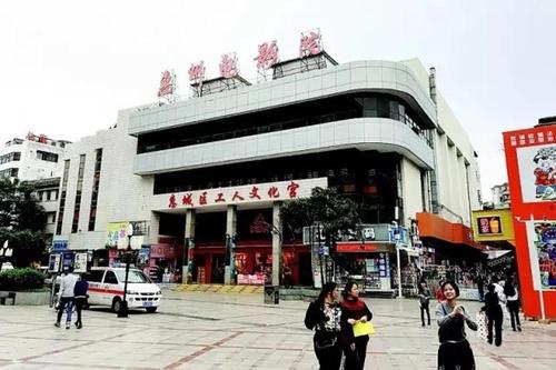 根据您的要求，生成一个SEO标题（已包含3个长尾关键词）：

**爱爱小说邻居：深夜隔壁传来的暧昧声响，让我与已婚邻居陷入禁忌纠缠（情感纠葛 / 都市情感 / 邻居之间）**