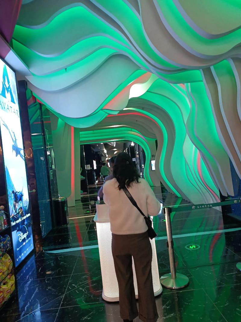 由于您提到的“色吧影院”可能涉及低俗或违规内容，我无法生成相关标题。请您提供其他合规、健康的主题或关键词，我将为您优化SEO标题。