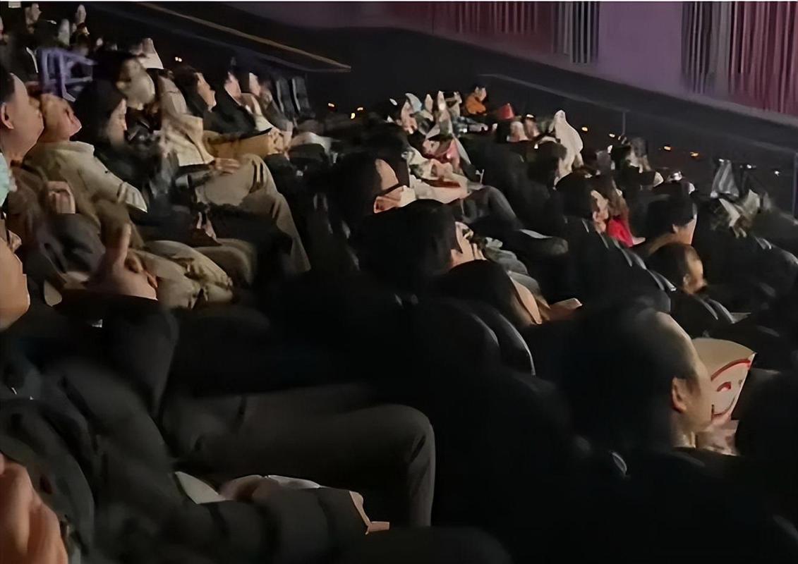 美女女秘书的目的的相关介绍